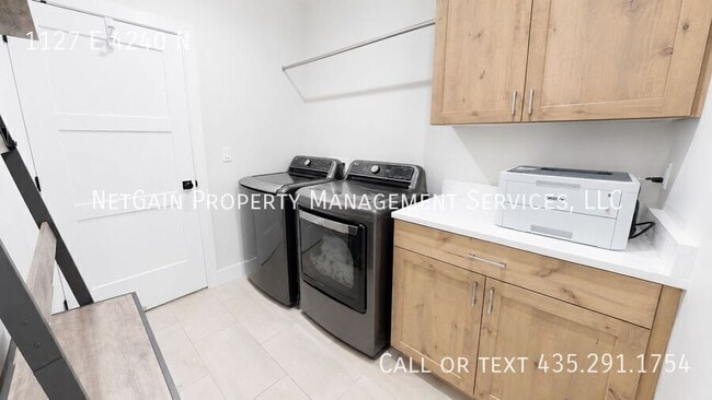 Building Photo - 1127 4240 N