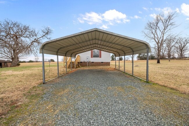 Building Photo - Charming 3-Bedroom Home on Spacious 2.64-Acre Lot in Graham, NC