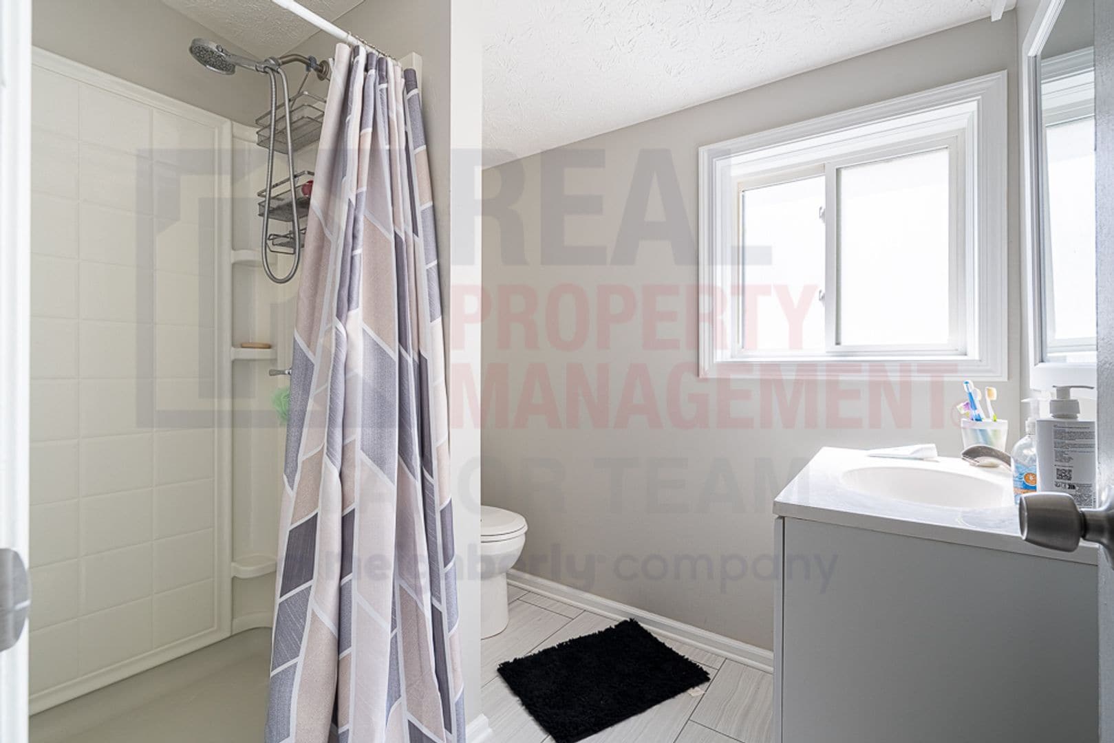 Building Photo - 1566 Winchester Ave