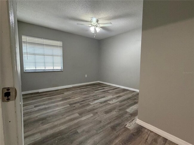 Building Photo - 445 Lakeside Pl