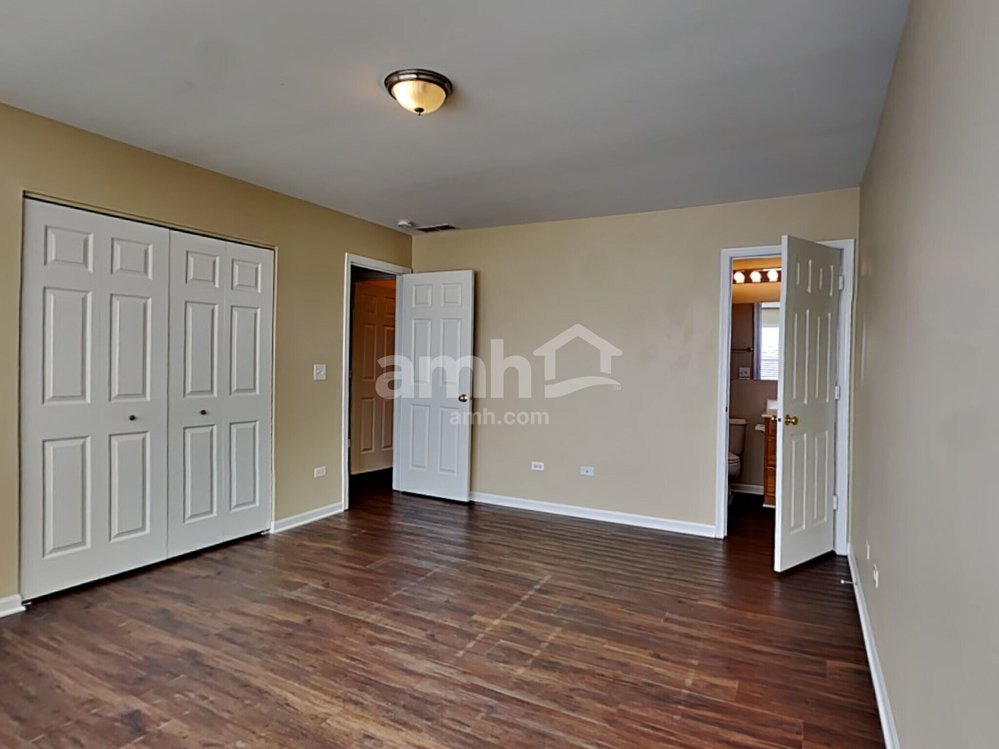 Building Photo - 2123 Red Oak Dr