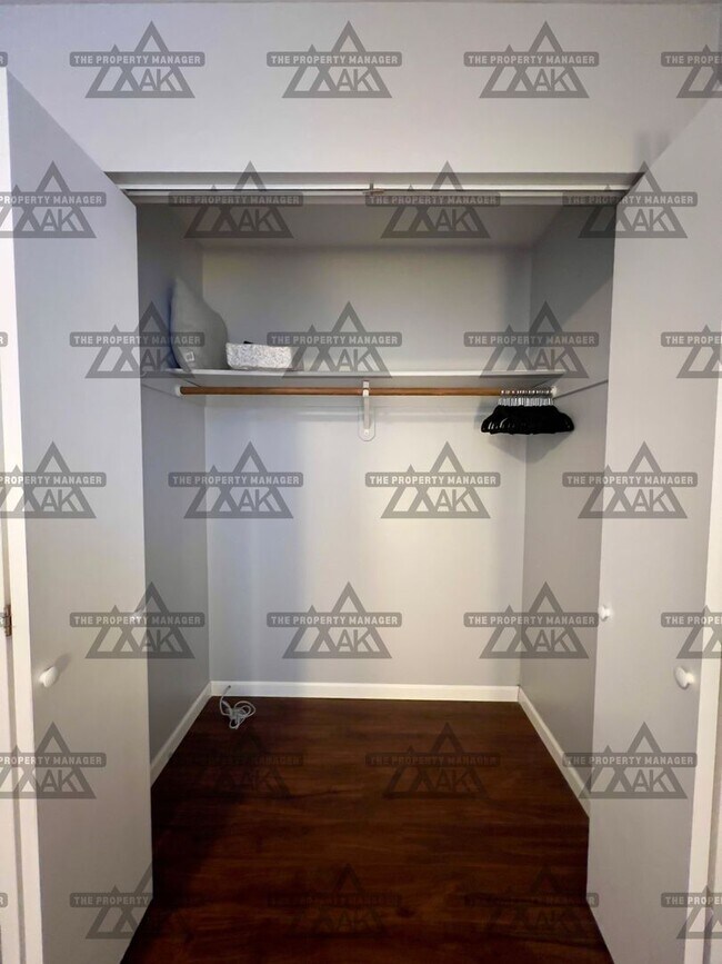 Building Photo - 28th Ave 1215-