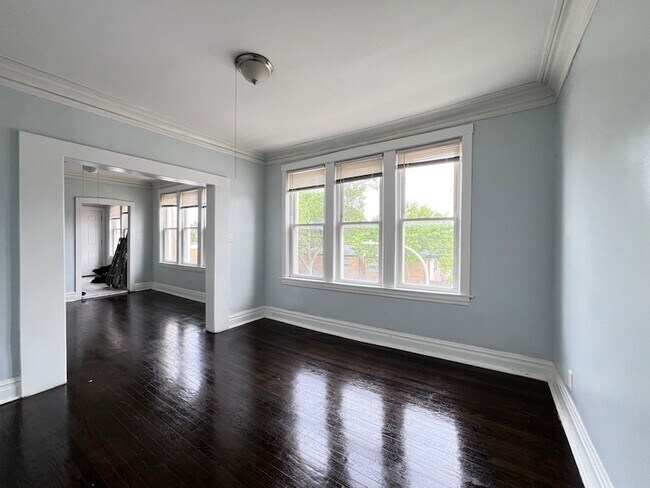 Building Photo - 8856 S Lowe Ave