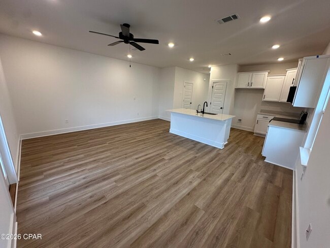 Building Photo - 274 Phillips Blf Ave