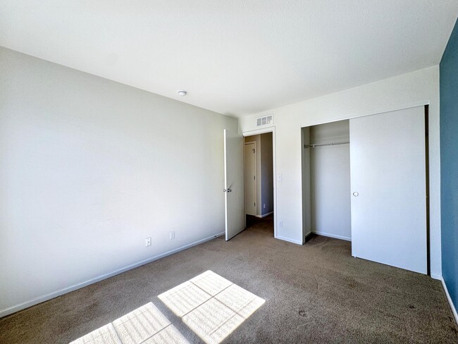 Building Photo - 24977 E Lake Dr
