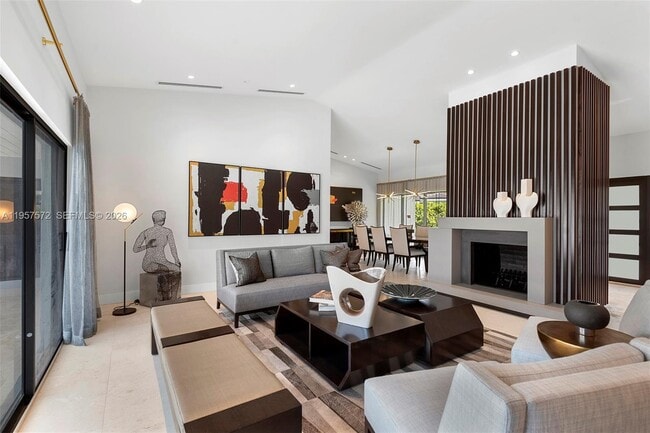 Building Photo - 540 Reinante Ave