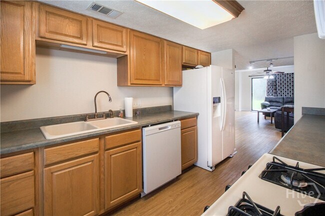 Building Photo - 34 Knollwood Cir