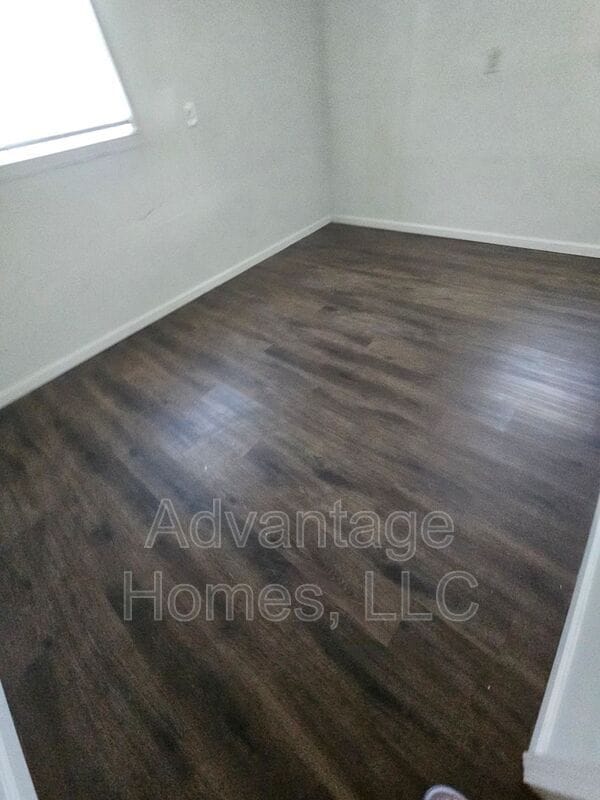 Building Photo - 746 N 70th St
