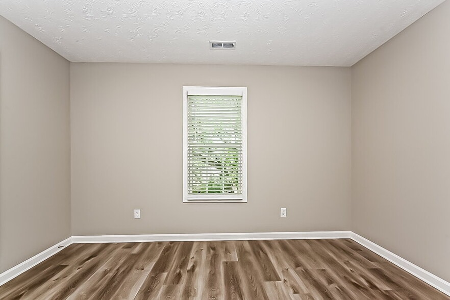 Building Photo - 216 Rivergate Ct