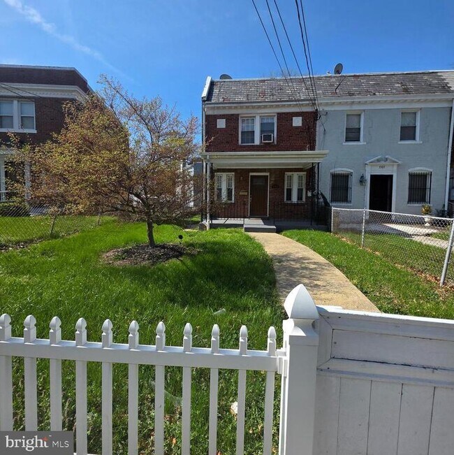 Building Photo - 5305 Central Ave SE