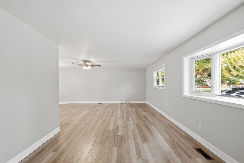 Building Photo - 5104 Elmhurst Dr