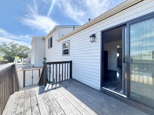 Building Photo - Awesome Remodel with 1 Car Garage!
