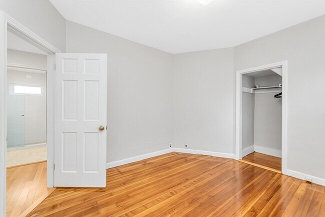 Building Photo - 17 Weymouth Ave