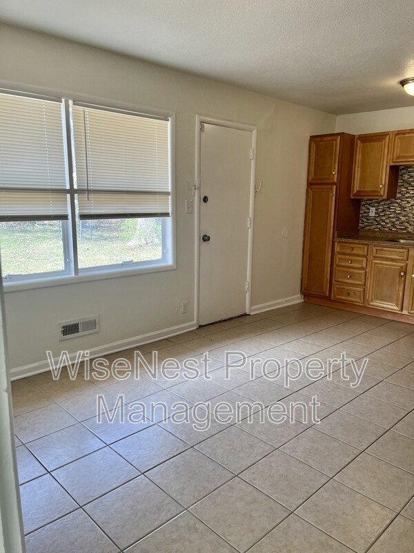 Building Photo - 10804 Newton Ave