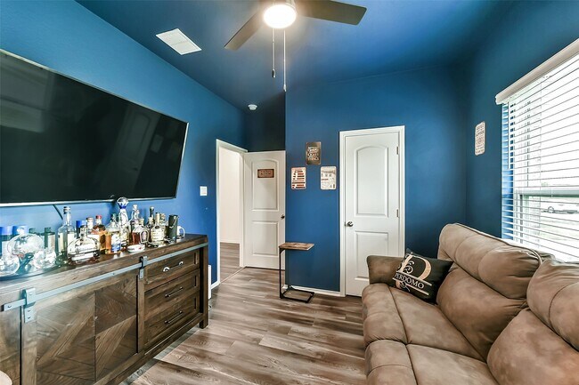 Building Photo - 3041 Emerald Ocean Dr