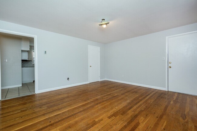 Building Photo - 22 SW Cutoff