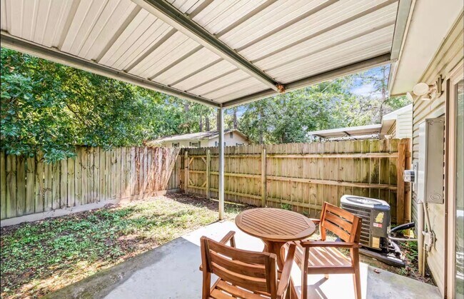 Building Photo - FOR RENT in LAFAYETTE!