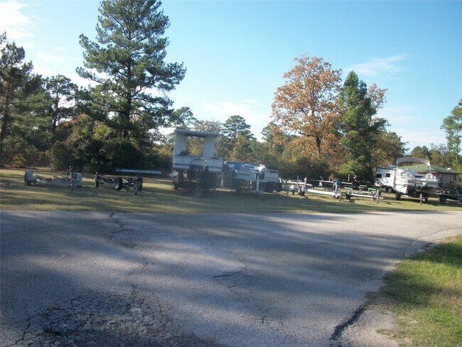 Building Photo - 513 Valleyview Dr