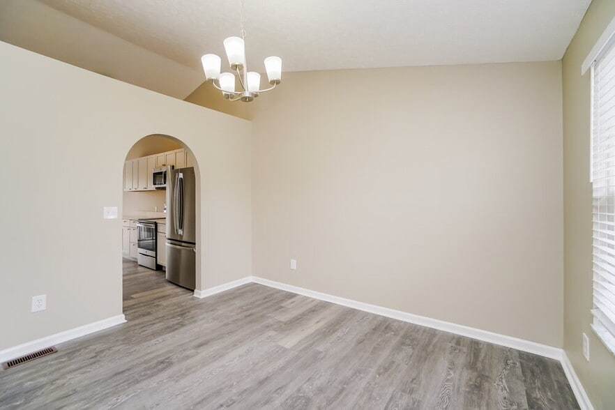 Building Photo - 208 N Bend Dr