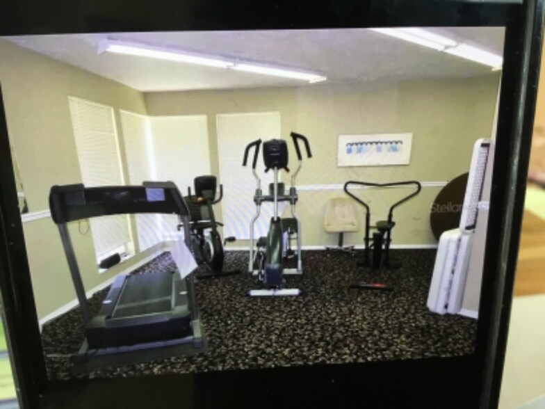 Building Photo - 4460 Ironwood Cir