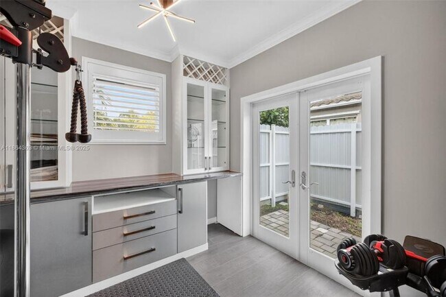 Building Photo - 3 bedroom in Ft Lauderdale FL 33315