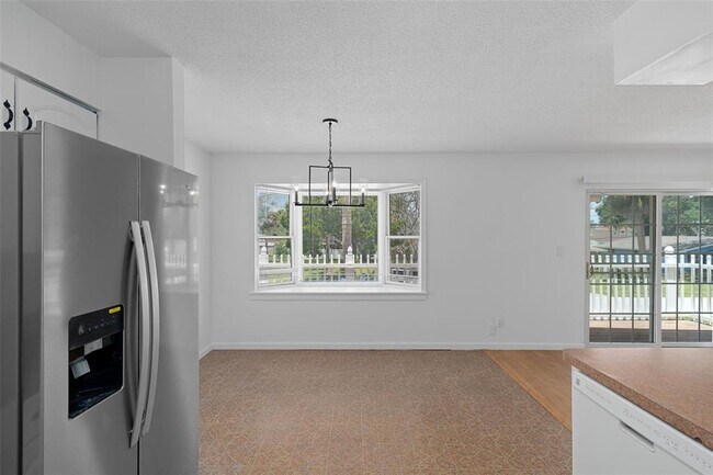 Building Photo - 8128 Papaya St