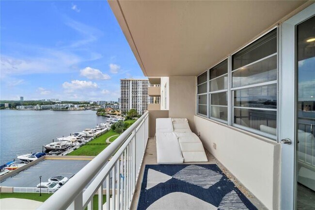 Building Photo - 250 174th St