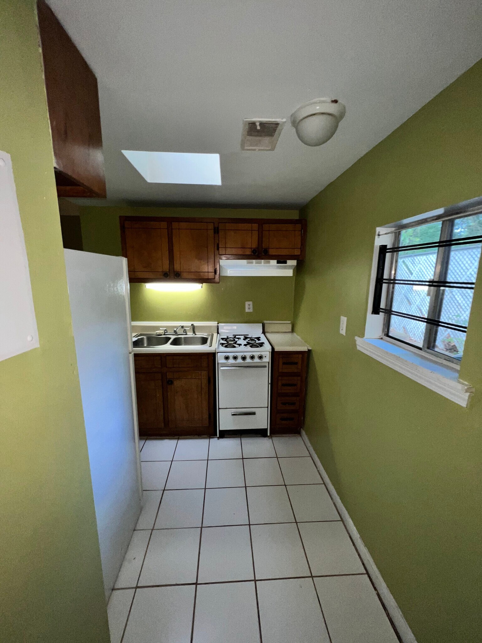 Building Photo - 1036 State St NW