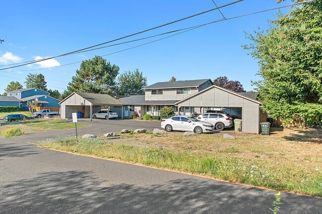 Building Photo - 325 N 29th Ave
