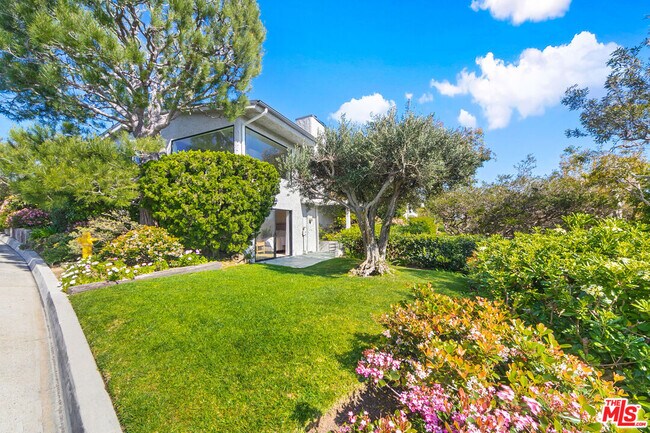 Building Photo - 6801 Seawatch Ln