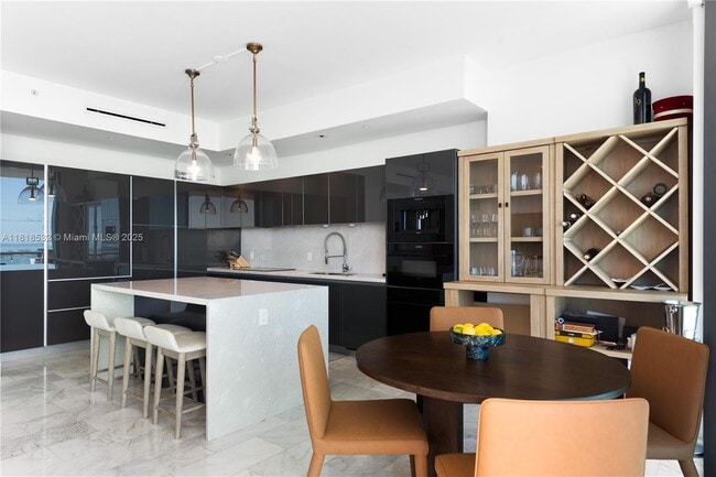 Building Photo - 1451 Brickell Ave