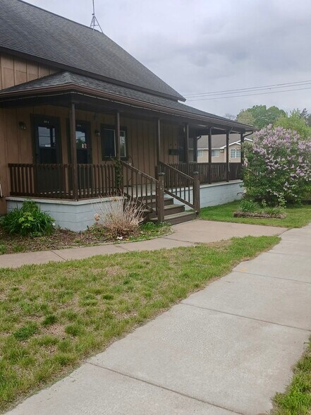 Building Photo - 803 Bruner St