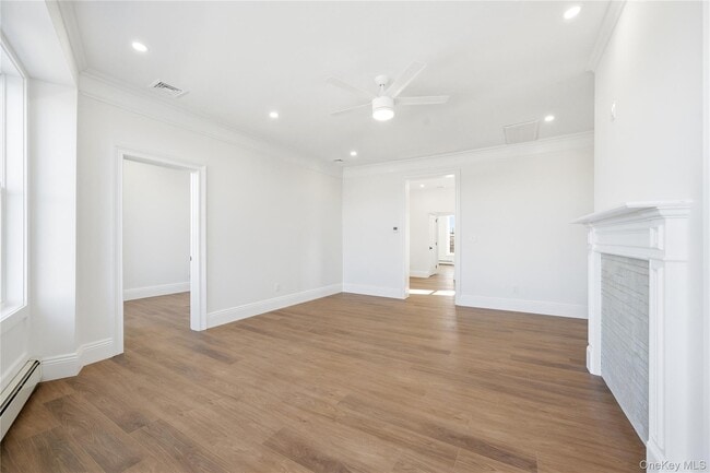 Building Photo - 13 W Hoffman Ave