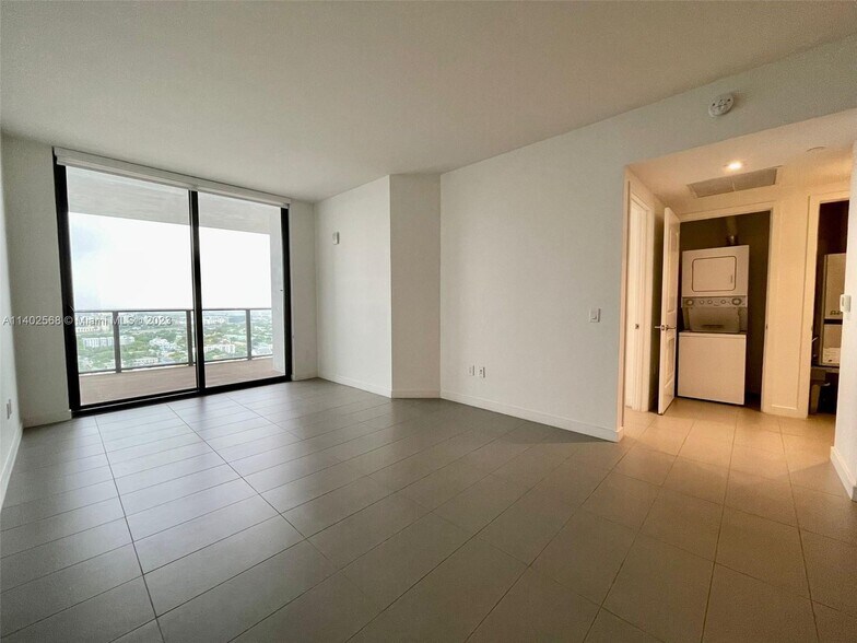 Living room - 1600 NE 1st Ave