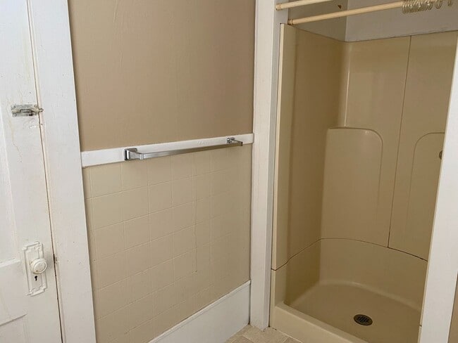 Building Photo - ad331