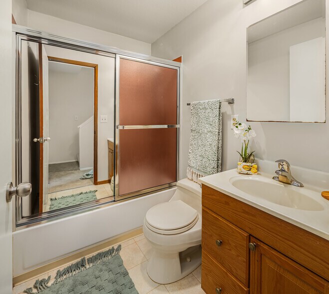 Guest bath room - 19805 15th Ave NE