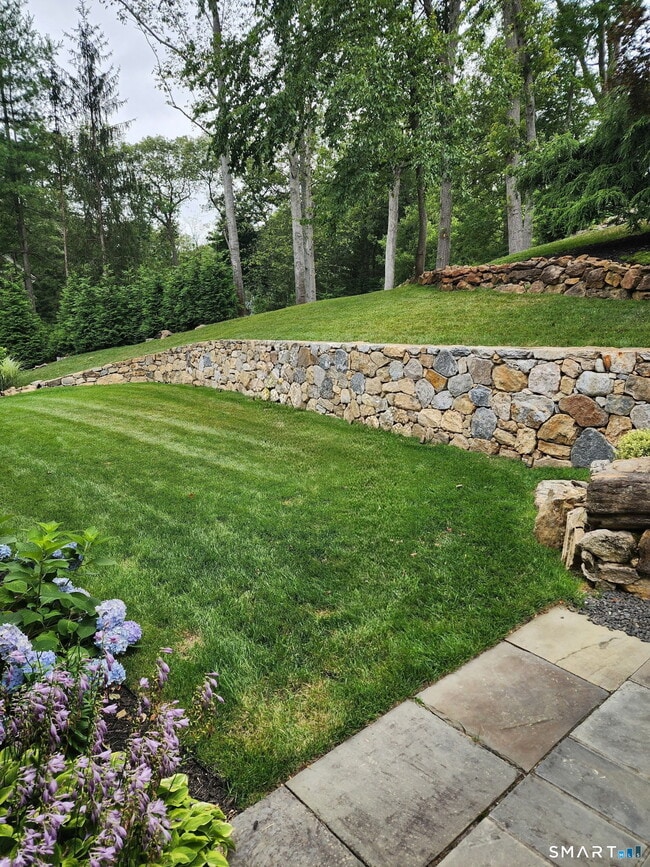 Building Photo - 11 Partrick Ln