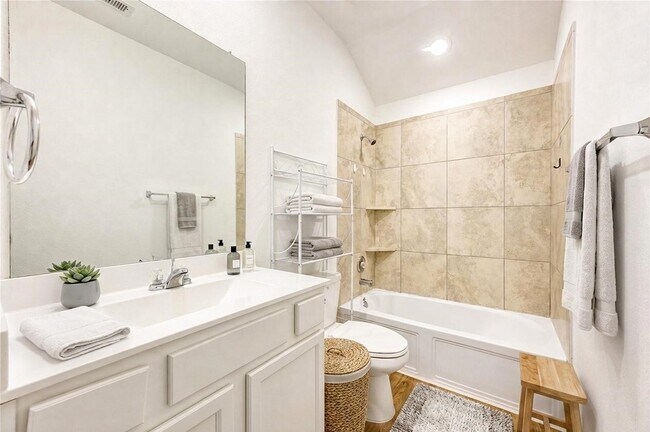 Building Photo - 5511 Downie Draw Ranch Trail