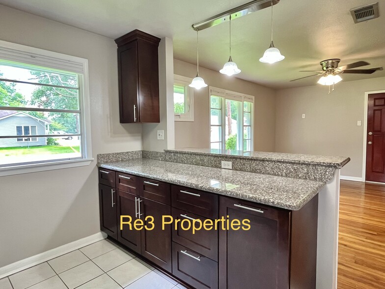 Kitchen/Living - 1409 W Church St