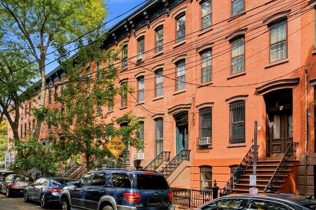 Building Photo - 98 Mercer St