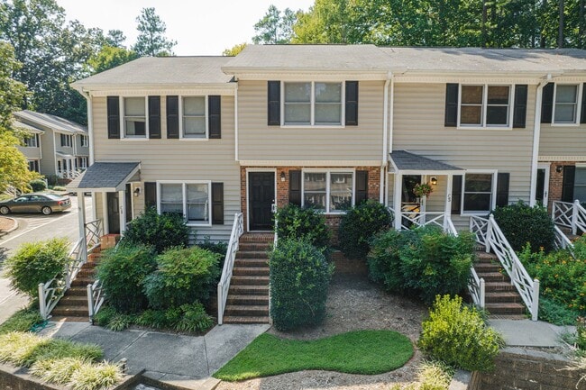 Primary Photo - A must see 2 BEDROOM Townhome ! Convenient...
