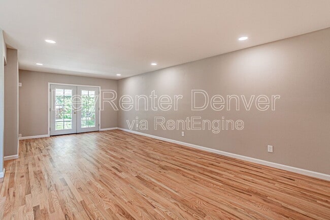 Building Photo - 3730 W Saratoga Ave