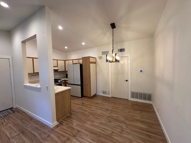 Building Photo - 7130 Woodlake Ave