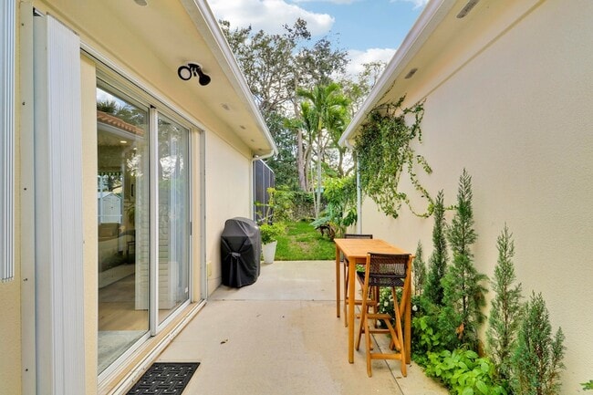 Building Photo - 387 Kelsey Park Dr