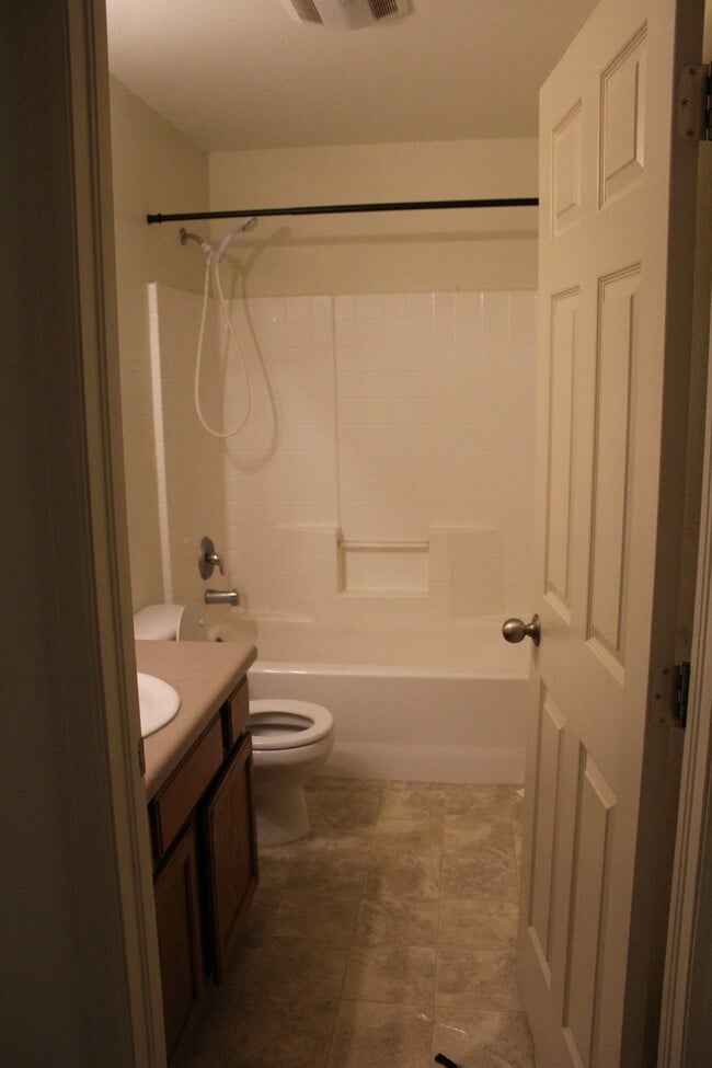 Building Photo - 460 Yarrow Cir