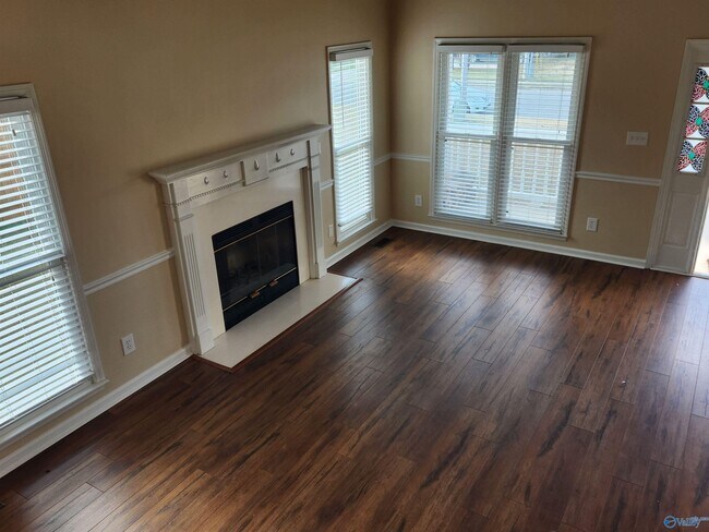 Building Photo - 106 Longleaf Ln