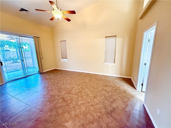 Building Photo - 6780 Sandpebble St