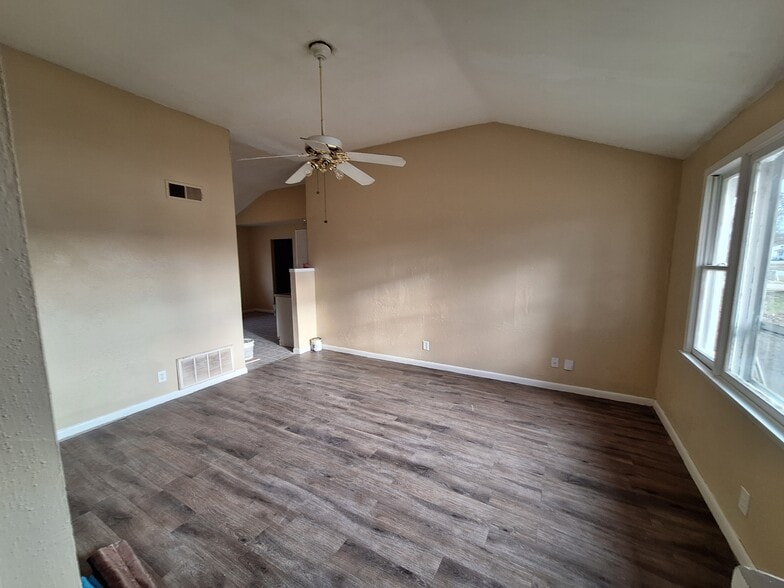 Living Room - 7107 Ethan Allen Way