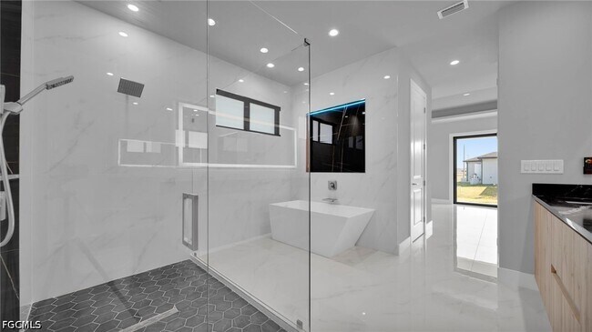 Building Photo - 1521 NW 37th Ave