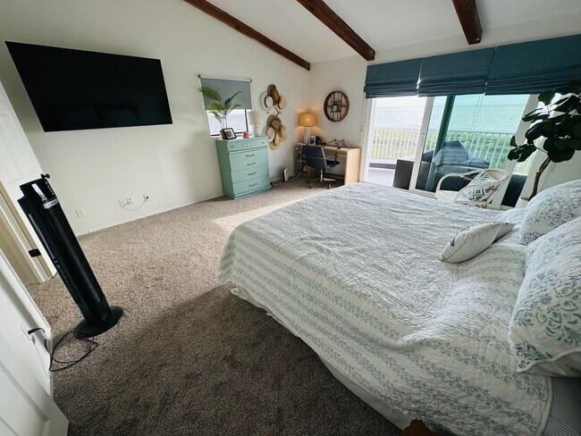 Building Photo - 12274 1st St W